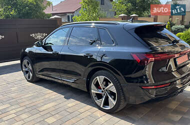 Внедорожник / Кроссовер Audi Q8 e-tron 2023 в 