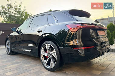 Внедорожник / Кроссовер Audi Q8 e-tron 2023 в 