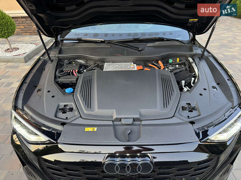 Внедорожник / Кроссовер Audi Q8 e-tron 2023 в Черновцах