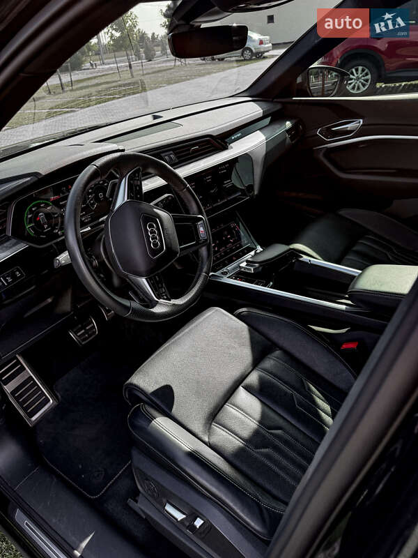 Внедорожник / Кроссовер Audi Q8 e-tron 2023 в Черкассах