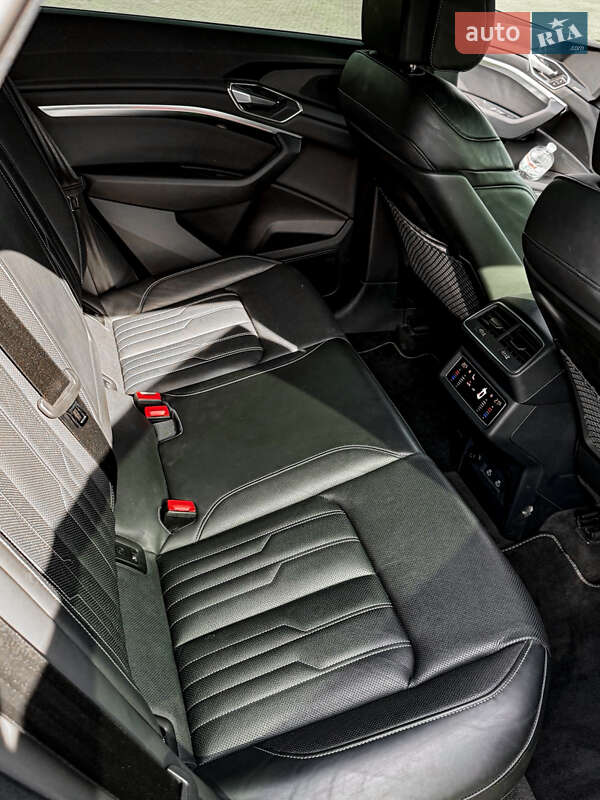 Внедорожник / Кроссовер Audi Q8 e-tron 2023 в Черкассах