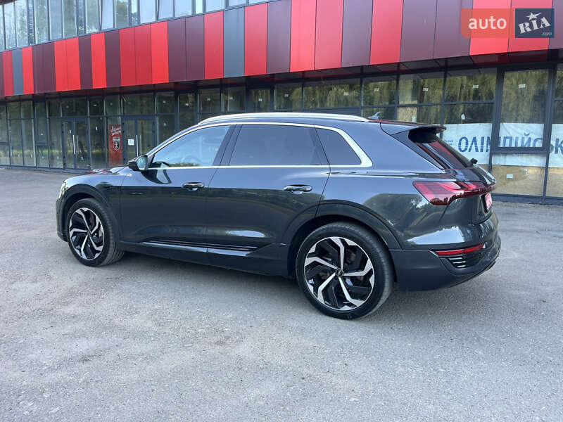 Внедорожник / Кроссовер Audi Q8 e-tron 2023 в Ровно