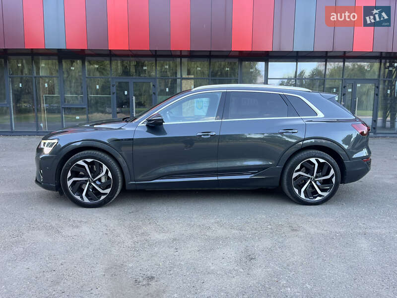 Внедорожник / Кроссовер Audi Q8 e-tron 2023 в Ровно