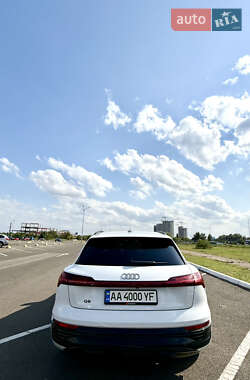 Внедорожник / Кроссовер Audi Q8 e-tron 2023 в 
