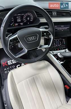 Внедорожник / Кроссовер Audi Q8 e-tron 2023 в 