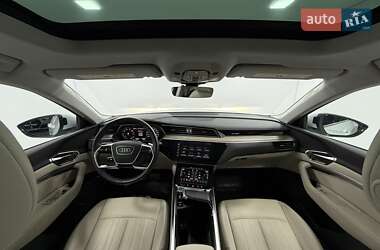 Внедорожник / Кроссовер Audi Q8 e-tron 2023 в 