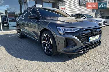 Внедорожник / Кроссовер Audi Q8 e-tron 2023 в 