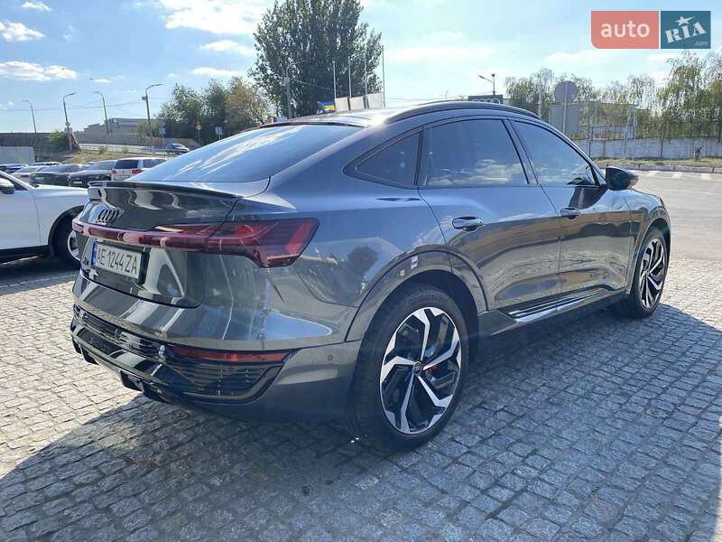 Внедорожник / Кроссовер Audi Q8 e-tron 2023 в Днепре