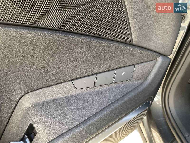 Внедорожник / Кроссовер Audi Q8 e-tron 2023 в Днепре