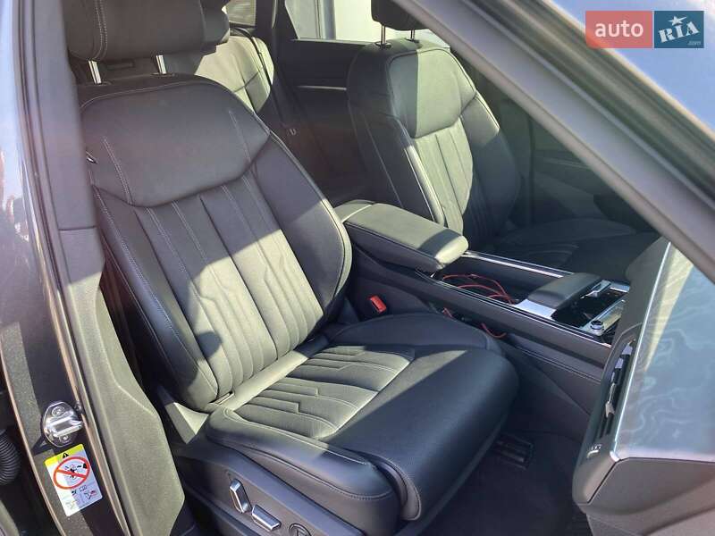 Позашляховик / Кросовер Audi Q8 e-tron 2023 в Дніпрі фото 35 Позашляховик / Кросовер Audi Q8 e-tron 2023 в Дніпрі