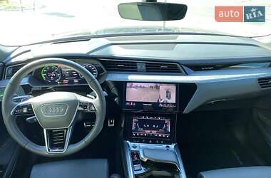 Внедорожник / Кроссовер Audi Q8 e-tron 2023 в 