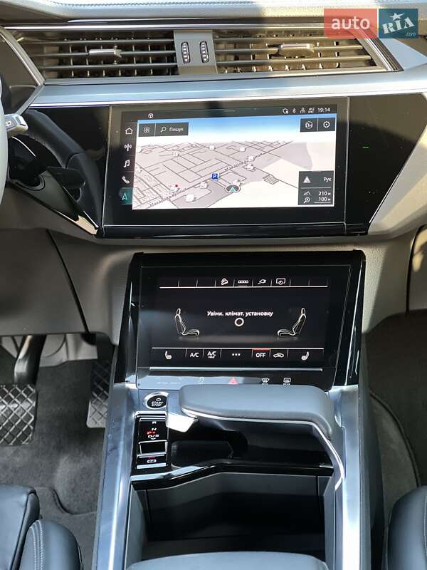 Внедорожник / Кроссовер Audi Q8 e-tron 2023 в Ровно