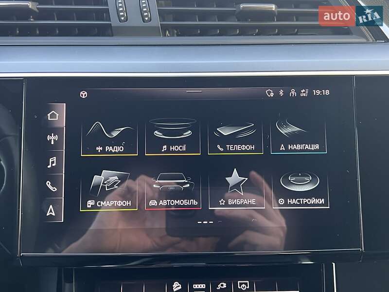 Внедорожник / Кроссовер Audi Q8 e-tron 2023 в Ровно