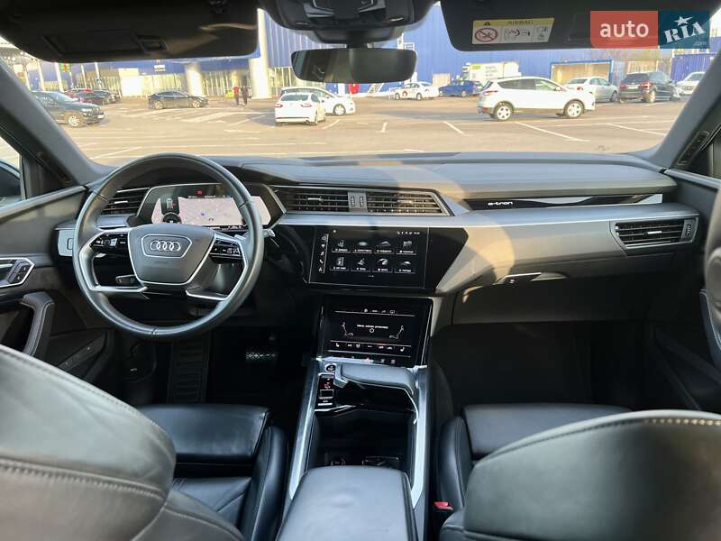 Внедорожник / Кроссовер Audi Q8 e-tron 2023 в Ровно