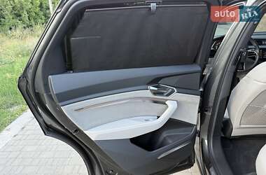 Внедорожник / Кроссовер Audi Q8 e-tron 2024 в 
