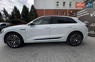 Позашляховик / Кросовер Audi Q8 e-tron 2023 в 