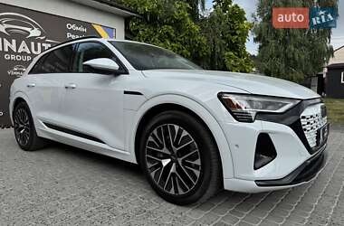 Позашляховик / Кросовер Audi Q8 e-tron 2023 в 