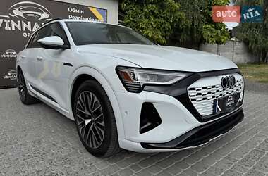 Позашляховик / Кросовер Audi Q8 e-tron 2023 в 