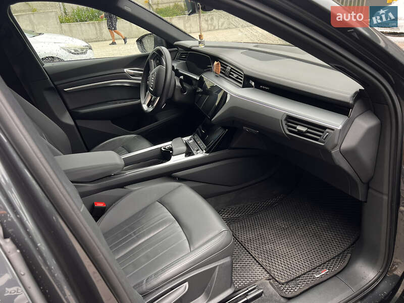 Внедорожник / Кроссовер Audi Q8 e-tron 2023 в Киеве фото 20 Внедорожник / Кроссовер Audi Q8 e-tron 2023 в Киеве
