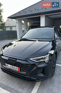 Внедорожник / Кроссовер Audi Q8 e-tron 2023 в 