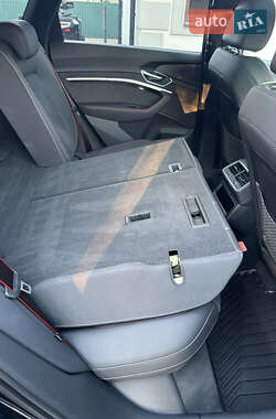 Внедорожник / Кроссовер Audi Q8 e-tron 2023 в 