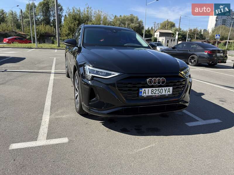 Внедорожник / Кроссовер Audi Q8 e-tron 2023 в Киеве