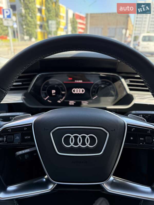 Внедорожник / Кроссовер Audi Q8 e-tron 2023 в Киеве
