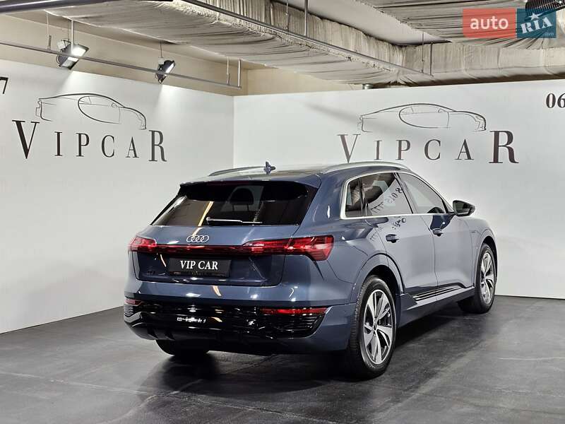 Позашляховик / Кросовер Audi Q8 e-tron 2023 в Києві