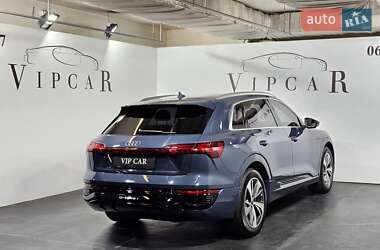 Позашляховик / Кросовер Audi Q8 e-tron 2023 в 