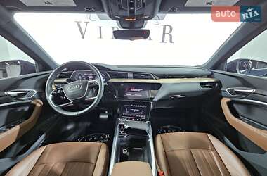 Позашляховик / Кросовер Audi Q8 e-tron 2023 в 