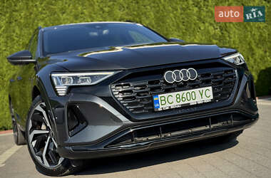 Позашляховик / Кросовер Audi Q8 e-tron 2023 в 