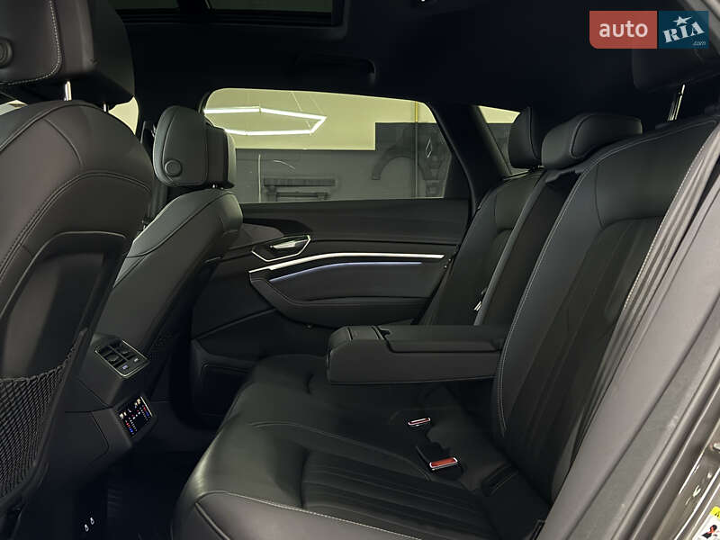 Внедорожник / Кроссовер Audi Q8 e-tron 2023 в Николаеве