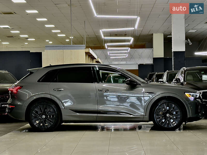 Внедорожник / Кроссовер Audi Q8 e-tron 2023 в Николаеве