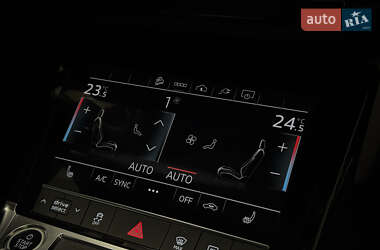 Позашляховик / Кросовер Audi Q8 e-tron 2023 в 