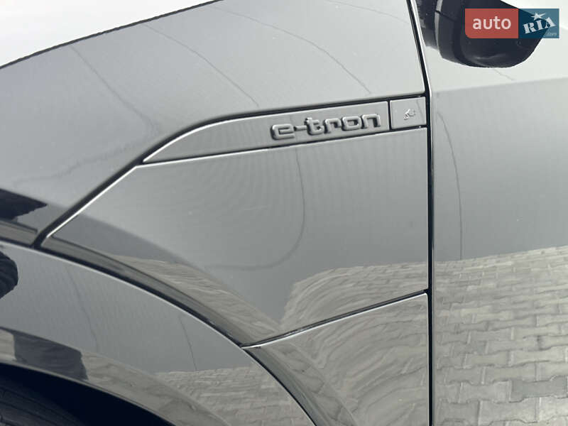 Внедорожник / Кроссовер Audi Q8 e-tron 2023 в Мукачево