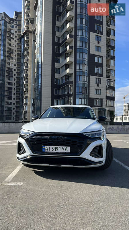 Внедорожник / Кроссовер Audi Q8 e-tron 2024 в 