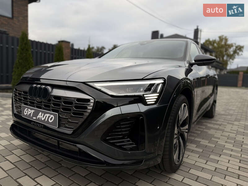 Позашляховик / Кросовер Audi Q8 e-tron 2024 в Києві