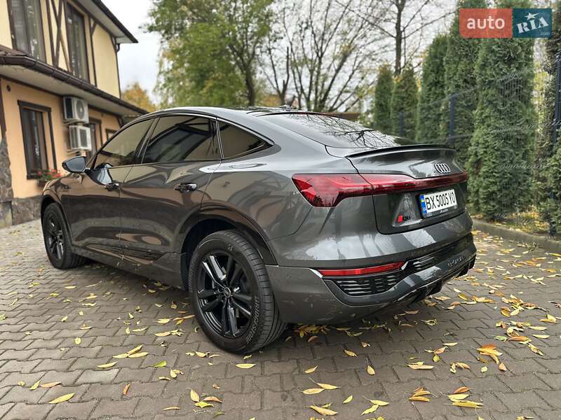 Позашляховик / Кросовер Audi Q8 e-tron 2023 в Хмельницькому