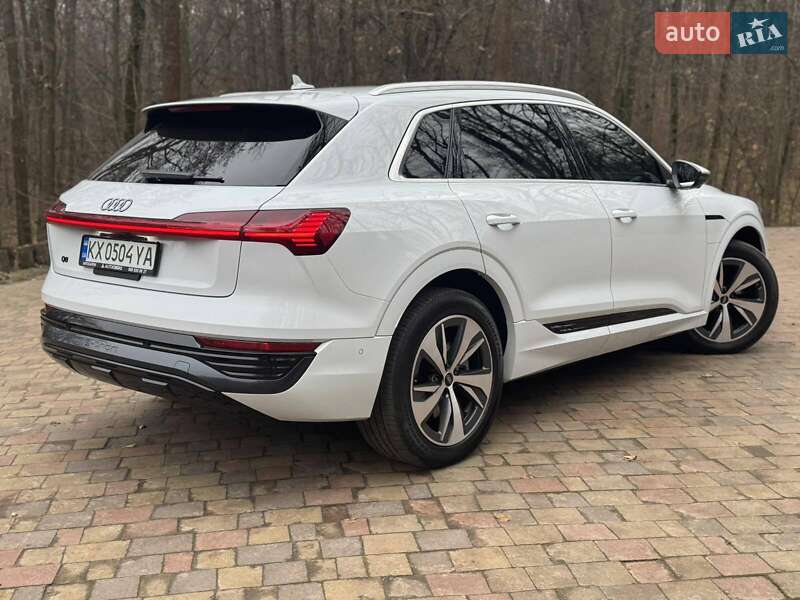 Внедорожник / Кроссовер Audi Q8 e-tron 2023 в Харькове
