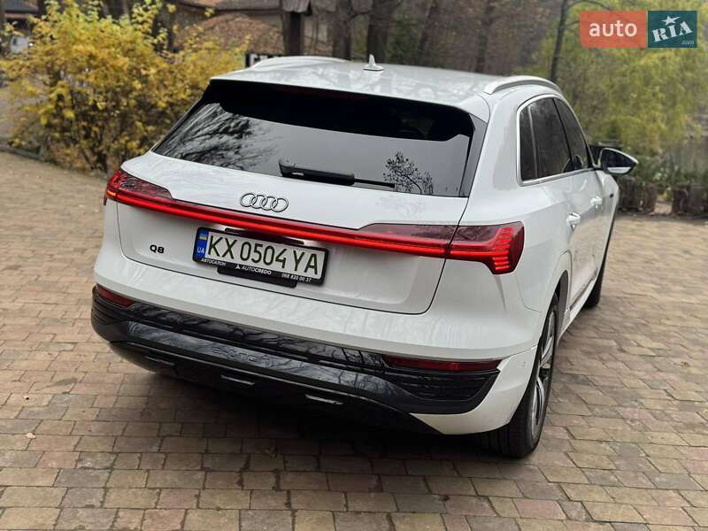 Внедорожник / Кроссовер Audi Q8 e-tron 2023 в Харькове