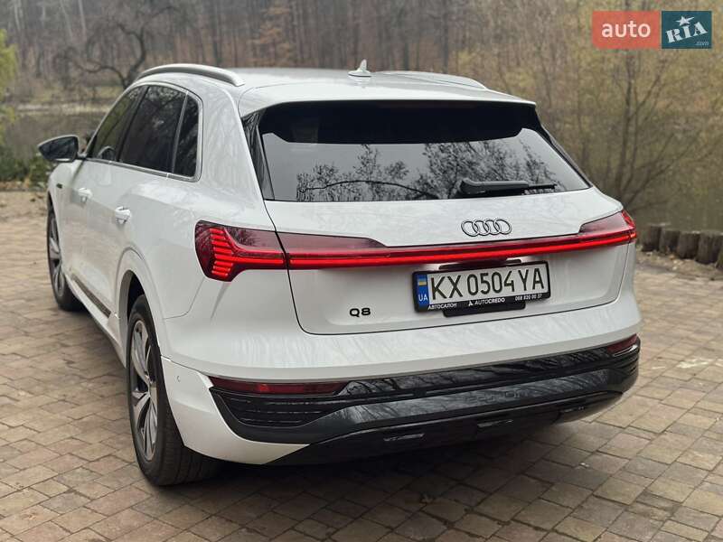 Внедорожник / Кроссовер Audi Q8 e-tron 2023 в Харькове