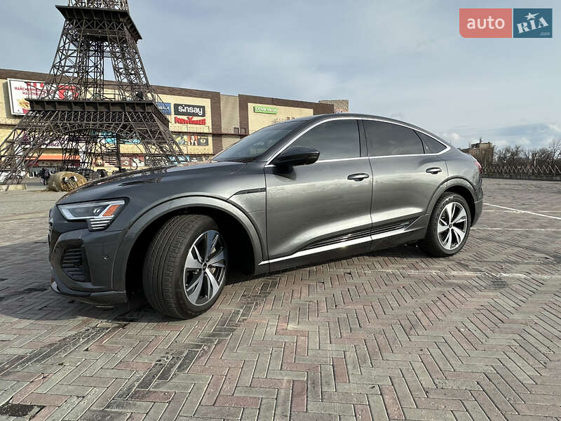 Внедорожник / Кроссовер Audi Q8 e-tron 2023 в Харькове