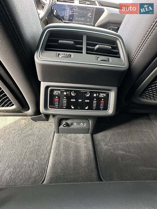 Внедорожник / Кроссовер Audi Q8 e-tron 2023 в Харькове