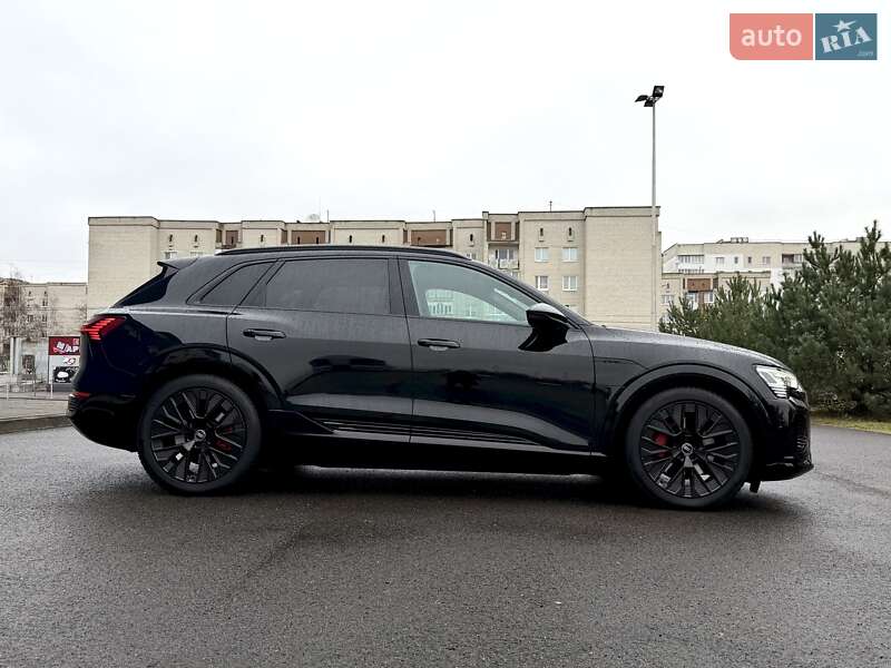 Внедорожник / Кроссовер Audi Q8 e-tron 2023 в Киеве