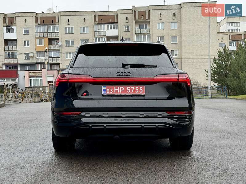 Внедорожник / Кроссовер Audi Q8 e-tron 2023 в Киеве