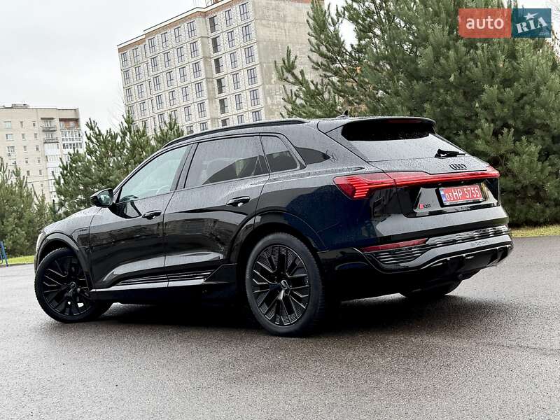 Внедорожник / Кроссовер Audi Q8 e-tron 2023 в Киеве