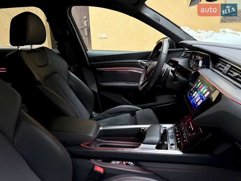 Внедорожник / Кроссовер Audi Q8 e-tron 2023 в Киеве