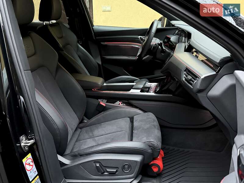 Внедорожник / Кроссовер Audi Q8 e-tron 2023 в Киеве