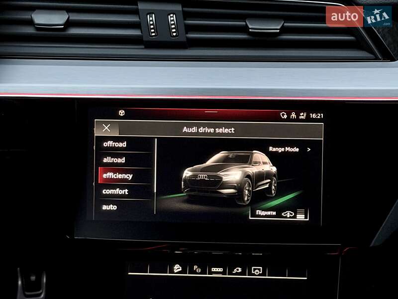 Внедорожник / Кроссовер Audi Q8 e-tron 2023 в Киеве