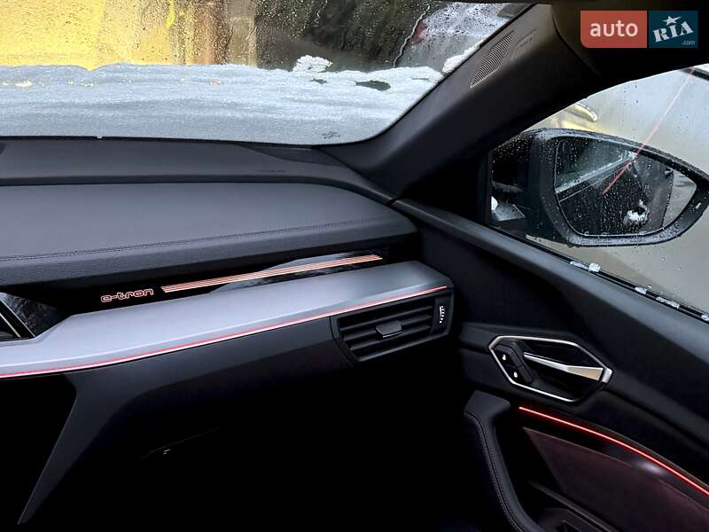 Внедорожник / Кроссовер Audi Q8 e-tron 2023 в Киеве